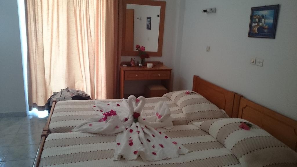 Veroniki Hotel Cos Habitación foto
